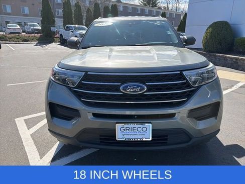 Used 2020 Ford Explorer XLT w/ Comfort Package AWD/4WD image 2