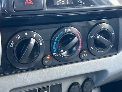 Used 2014 Toyota Tacoma PreRunner w/ SR5 Package image 23