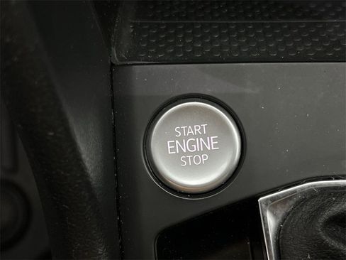 Used 2022 Volkswagen Taos SE image 16