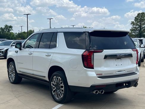 Used 2023 GMC Yukon Denali Ultimate AWD/4WD image 10