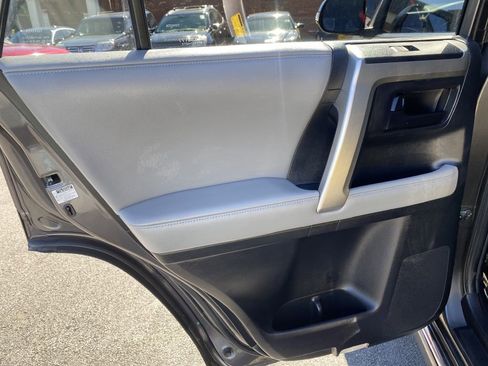 Used 2011 Toyota 4Runner SR5 image 21
