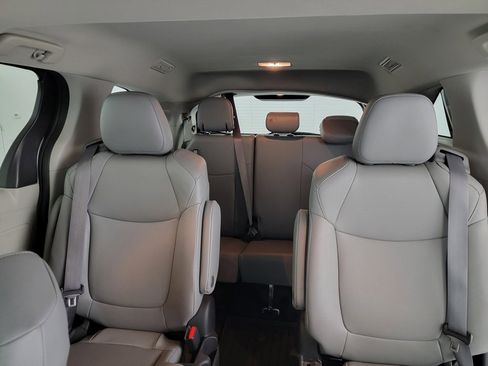 Used 2023 Toyota Sienna XLE w/ XLE Plus Package AWD/4WD image 13
