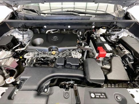 Used 2022 Toyota RAV4 XLE image 9