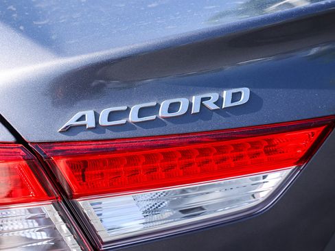 Used 2019 Honda Accord LX image 13