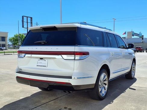 Certified 2023 Lincoln Navigator L Reserve image 2