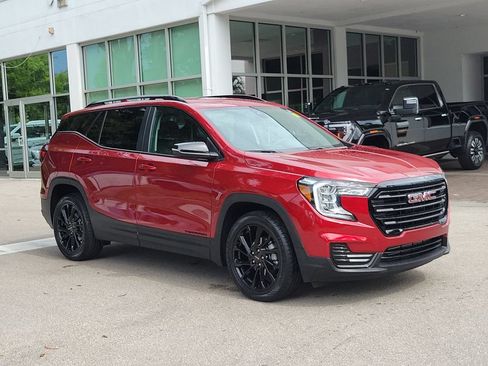 Certified 2023 GMC Terrain SLE w/ Driver Convenience Package FWD image 7