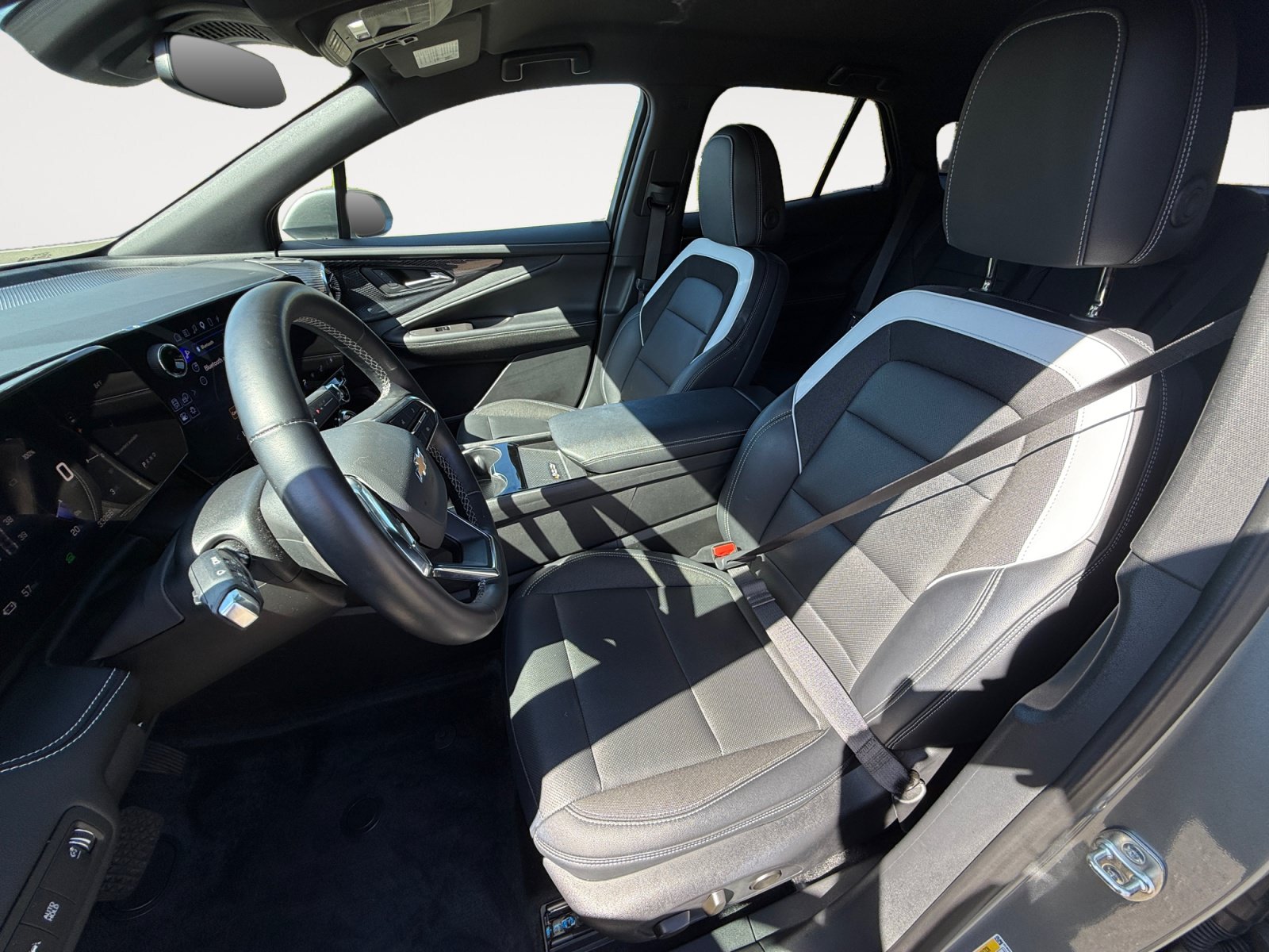 Used 2024 Chevrolet Blazer EV LT AWD/4WD image 10