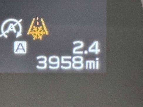 Used 2025 Subaru Outback Premium image 2