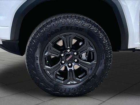 Used 2025 GMC Canyon Elevation RWD image 11