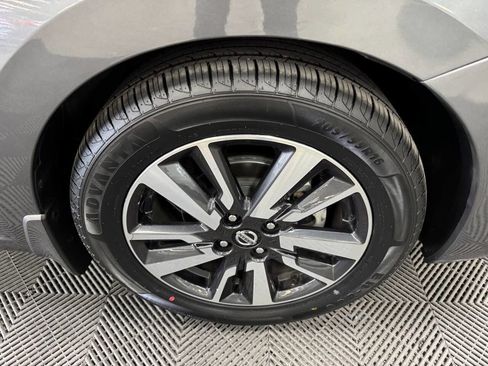 Used 2021 Nissan Versa SV image 20