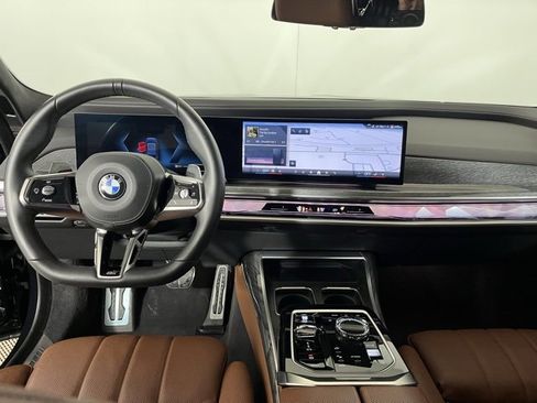 Used 2024 BMW 760i xDrive w/ Executive Package image 13
