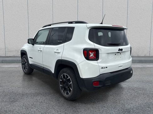 Used 2023 Jeep Renegade Latitude AWD/4WD image 3