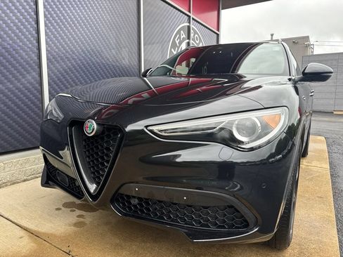 Used 2023 Alfa Romeo Stelvio Veloce AWD/4WD image 18
