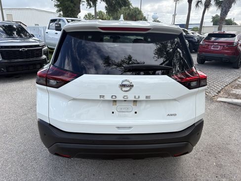 Used 2021 Nissan Rogue S AWD/4WD image 6