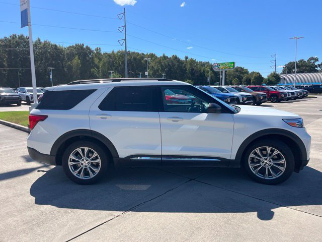 Used 2020 Ford Explorer XLT w/ Equipment Group 202A RWD image 8