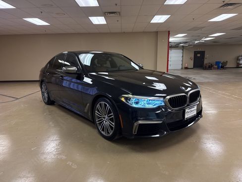 Used 2020 BMW M550i xDrive M550i xDrive w/ Executive Package image 9