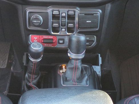 Certified 2020 Jeep Wrangler Unlimited Rubicon w/ Quick Order Package 28Y Recon image 18