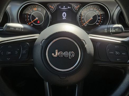 Used 2022 Jeep Wrangler Unlimited Sport AWD/4WD image 11