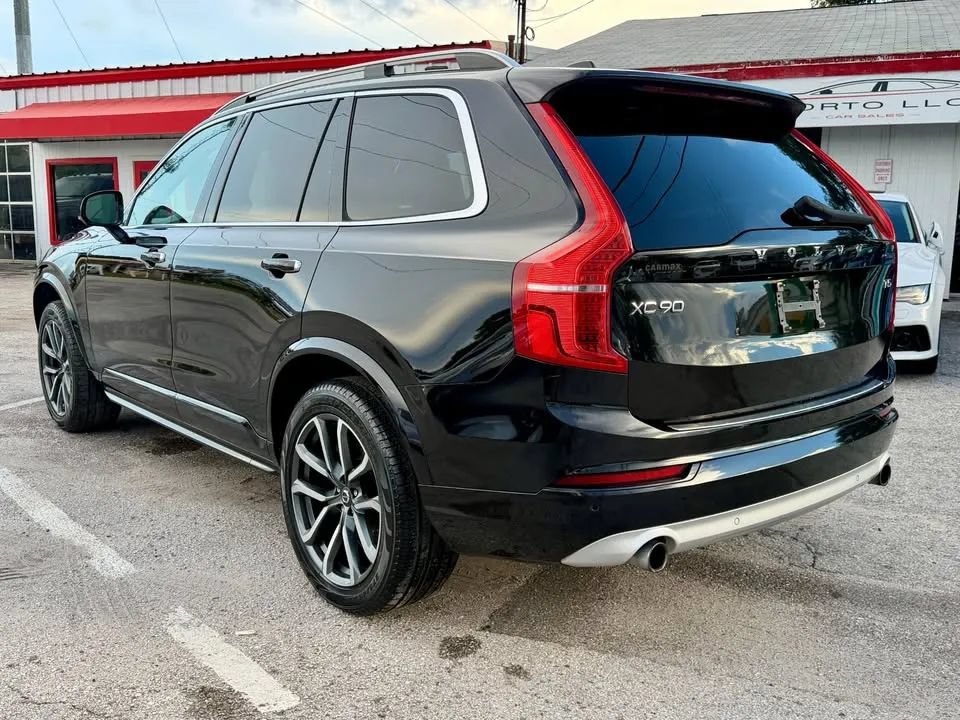 Used 2019 Volvo XC90 T5 Momentum w/ Multimedia Package FWD image 4