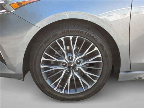 Used 2022 Kia Forte GT-Line w/ GT-Line Premium Package image 14