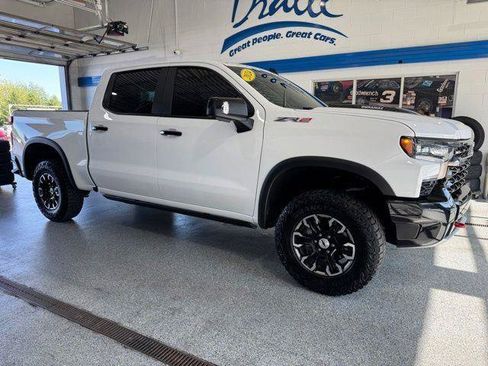Used 2024 Chevrolet Silverado 1500 ZR2 w/ Technology Package AWD/4WD image 12
