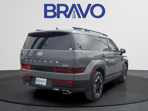 Used 2026 Hyundai Santa Fe SEL FWD image 4
