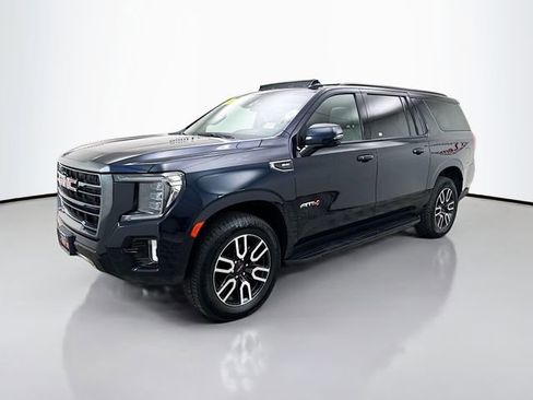 Used 2023 GMC Yukon XL AT4 w/ Technology Package image 4