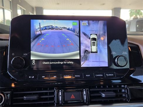 Used 2023 Nissan Pathfinder Platinum w/ Cargo Package image 17