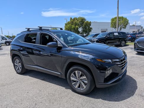Used 2022 Hyundai Tucson Blue AWD/4WD image 1