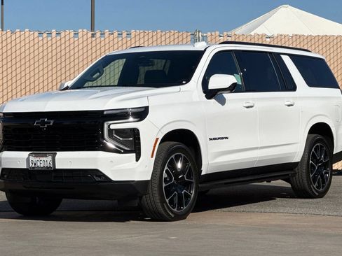Certified 2026 Chevrolet Suburban RST RWD image 8