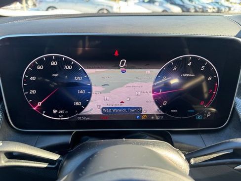 Used 2024 Mercedes-Benz GLC 300 4MATIC image 29