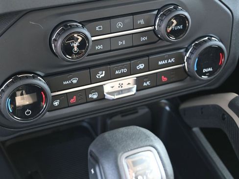 New 2026 Ford Bronco Badlands image 24