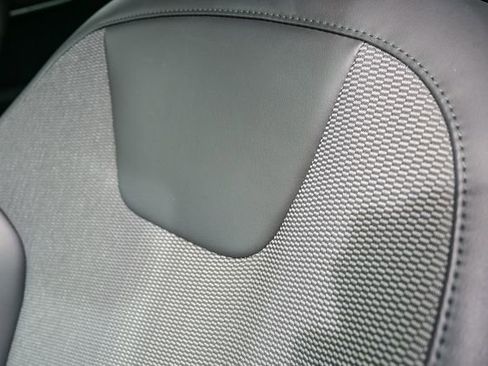 Used 2023 Kia Niro EX image 22