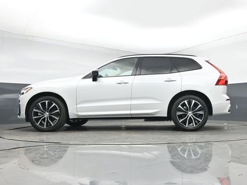 Used 2023 Volvo XC60 B5 Plus AWD/4WD image 41