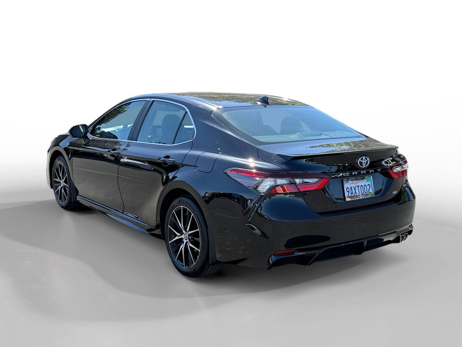 Used 2022 Toyota Camry SE FWD image 3