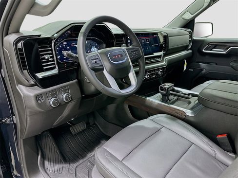 New 2026 GMC Sierra 1500 SLT image 9