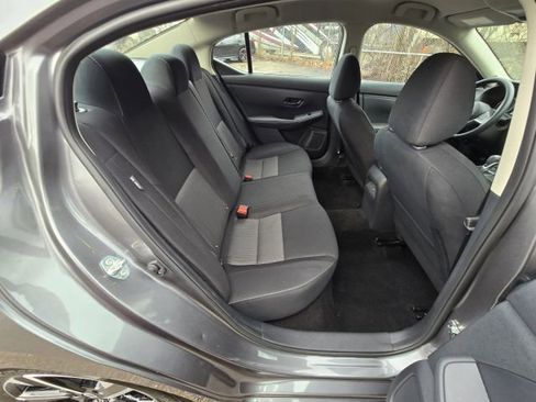 Used 2025 Nissan Sentra SV image 13