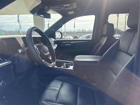 Certified 2025 Chevrolet Suburban RST w/ Comfort Package image 10