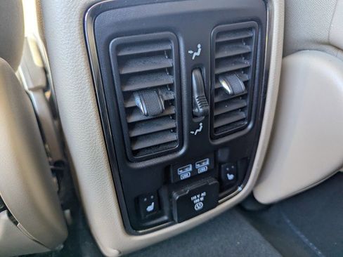 Used 2018 Jeep Grand Cherokee Limited AWD/4WD image 20
