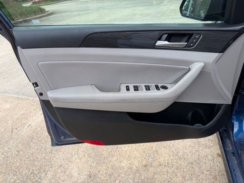 Used 2019 Hyundai Sonata Limited FWD image 11