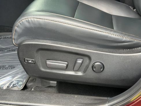 Used 2019 Toyota Highlander XLE AWD/4WD image 13
