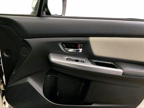 Used 2017 Subaru Crosstrek 2.0i Premium image 23