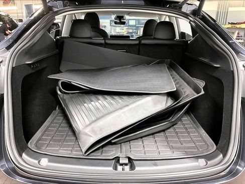 Used 2024 Tesla Model Y Long Range image 40