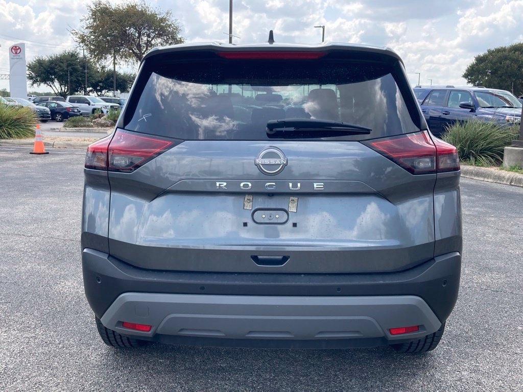 Used 2023 Nissan Rogue S FWD image 6