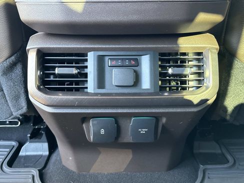 Used 2025 Ford F150 King Ranch w/ FX4 Off-Road Package image 36