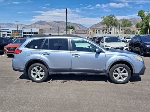 Used 2014 Subaru Outback 2.5i Premium w/ Moonroof Package AWD/4WD image 2
