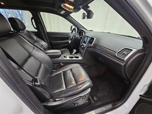 Used 2018 Jeep Grand Cherokee Limited w/ Trailer Tow Group IV image 12