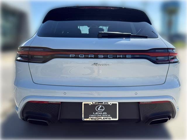 Used 2022 Porsche Macan AWD/4WD image 7