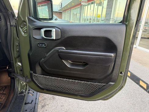 Used 2021 Jeep Gladiator Willys image 22