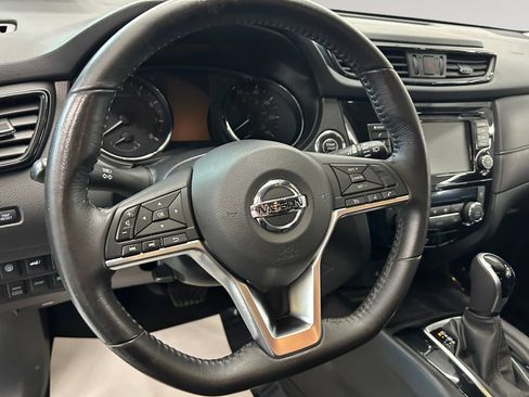 Used 2020 Nissan Rogue SV AWD/4WD image 12